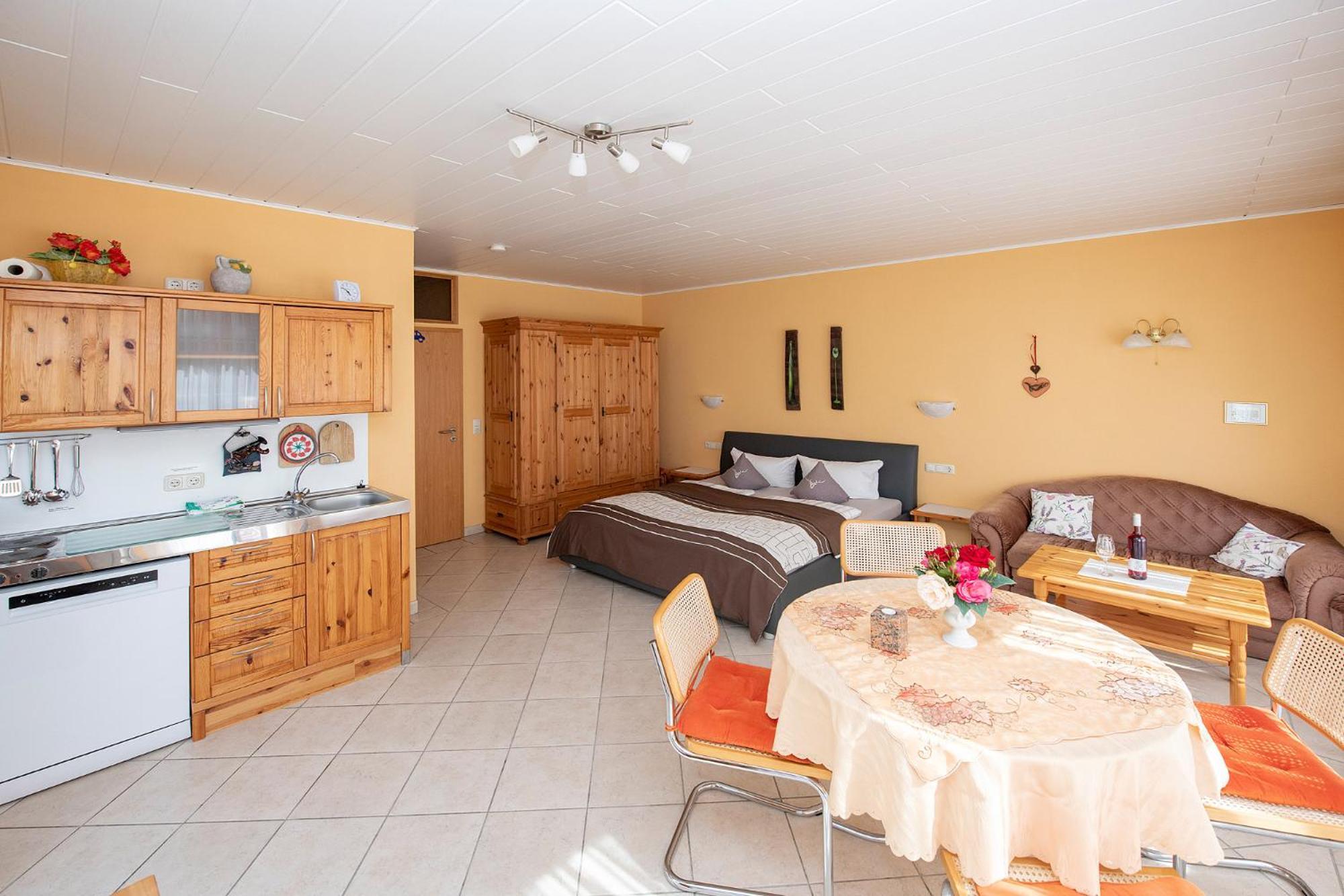 Hirschen-Schuster Apartman Mesenich Kültér fotó
